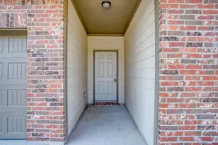 1405 Gentle Crk Ln, Fort Worth, TX 76052 - Photo 4