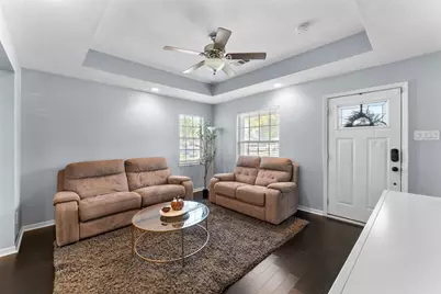 502 Royal Avenue, Grand Prairie, TX 75051 - Photo 6