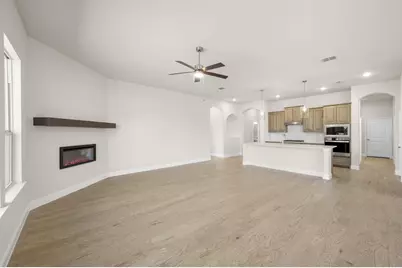 901 Meadow View Drive, Cleburne, TX 76033 - Photo 6