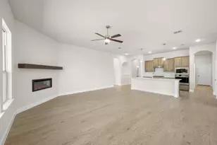 901 Meadow View Dr, Cleburne, TX 76033 - Photo 6