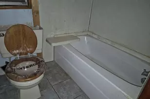 2201 Cadiz Cir, Granbury, TX 76048 - Photo 18