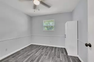 205 NW Jill Ann Dr, Burleson, TX 76028 - Photo 12