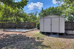 205 NW Jill Ann Dr, Burleson, TX 76028 - Photo 28