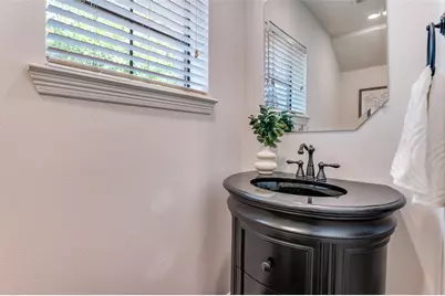 1120 Hemingway Lane, Irving, TX 75063 - Photo 10