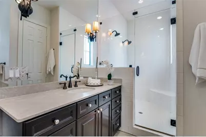 1120 Hemingway Lane, Irving, TX 75063 - Photo 16