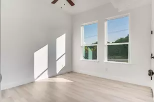 5612 Barkridge Dr, Granbury, TX 76048 - Photo 14