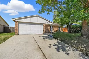 1310 California Trail, Grand Prairie, TX 75052 - Photo 2