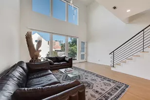 959 W Bluff St, Fort Worth, TX 76102 - Photo 1