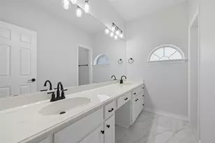 2105 W Crawford St, Denison, TX 75020 - Photo 20