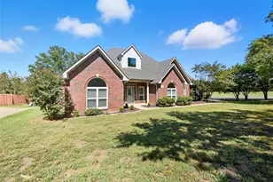 2105 W Crawford St, Denison, TX 75020 - Photo 2