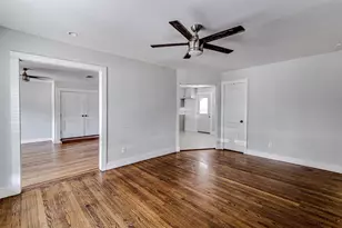 614 Blueberry Ln, Grand Prairie, TX 75052 - Photo 10