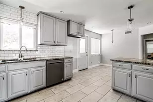 614 Blueberry Ln, Grand Prairie, TX 75052 - Photo 16