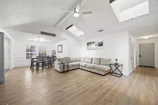 1422 Westwood Dr, Lewisville, TX 75067 - Photo 6