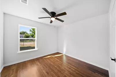 407 Bradley Street, Dallas, TX 75224 - Photo 4