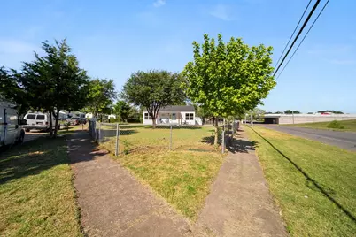 407 Bradley Street, Dallas, TX 75224 - Photo 10