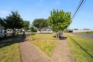 407 Bradley St, Dallas, TX 75224 - Photo 10