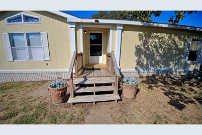 901 Pigg Road, Bowie, TX 76230 - Photo 2