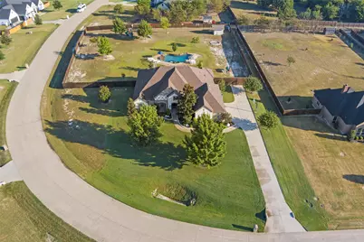 245 McKinley Circle, Waxahachie, TX 75167 - Photo 2