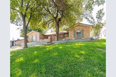 1917 Rock Creek Drive, Grand Prairie, TX 75050 - Photo 2