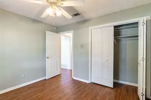 1917 Rock Creek Dr, Grand Prairie, TX 75050 - Photo 20