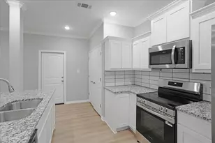 215 E Nelson St, Denison, TX 75021 - Photo 6