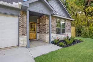 215 E Nelson St, Denison, TX 75021 - Photo 2