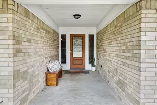 104 Pontiac Dr, Lake Kiowa, TX 76240 - Photo 4