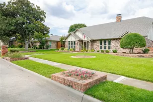 1809 Lake Crest Ln, Plano, TX 75023 - Photo 2