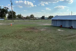 106 S Houston St, Millsap, TX 76066 - Photo 26