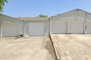 409 W Main St, Whitesboro, TX 76273 - Photo 1