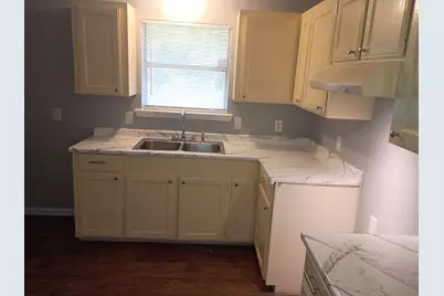 903 Conway, Palestine, TX 75801 - Photo 8