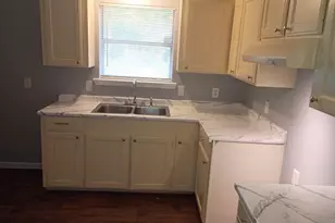 903 Conway, Palestine, TX 75801 - Photo 8