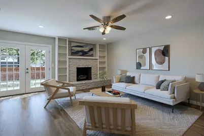 93 Regents Park, Bedford, TX 76022 - Photo 2