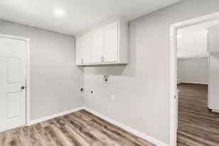 93 Regents Park, Bedford, TX 76022 - Photo 18