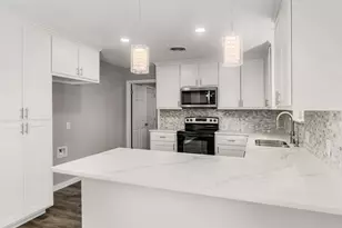 93 Regents Park, Bedford, TX 76022 - Photo 14