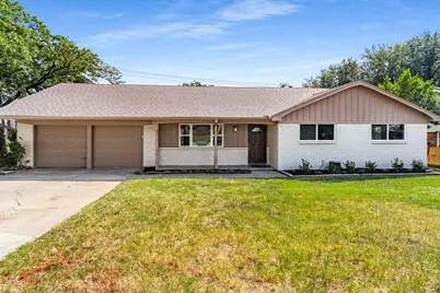 93 Regents Park, Bedford, TX 76022 - Photo 1