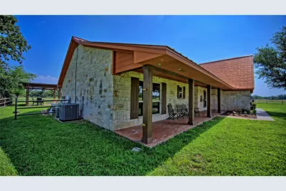 202 County Road 3470, Paradise, TX 76073 - Photo 14