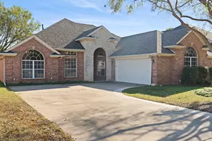 5 Colt Ct, Mansfield, TX 76063 - Photo 2
