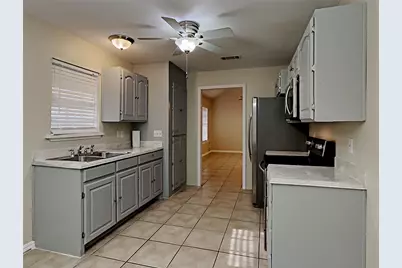 3320 Stanley Avenue, Fort Worth, TX 76110 - Photo 4