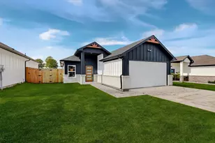 208 E Rusk St, Rice, TX 75155 - Photo 1