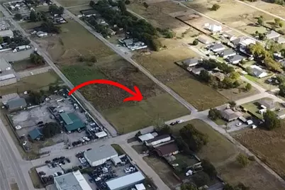 9429 Parkview Drive, Fort Worth, TX 76134 - Photo 6