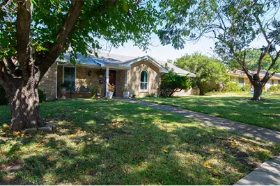 943 Maplecrest Drive, Lancaster, TX 75146 - Photo 2