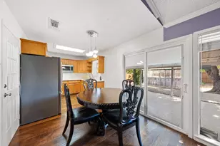 912 Crockett St, Midlothian, TX 76065 - Photo 8