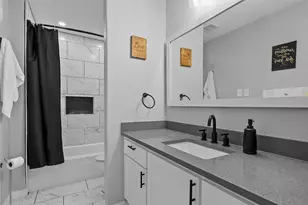 1014 E Franklin St, Hillsboro, TX 76645 - Photo 16