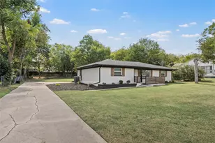 1014 E Franklin St, Hillsboro, TX 76645 - Photo 2