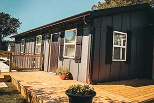 600 Loggins St, Ennis, TX 75119 - Photo 2