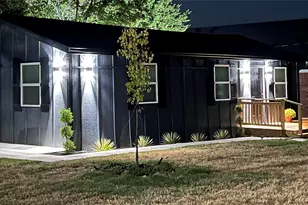 600 Loggins St, Ennis, TX 75119 - Photo 4