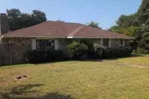 814 Oakbluff Dr, Lancaster, TX 75146 - Photo 1