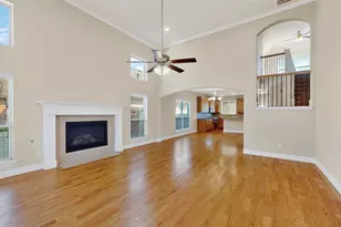 700 N Irving Heights Dr, Irving, TX 75061 - Photo 10