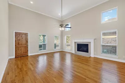 700 N Irving Heights Drive, Irving, TX 75061 - Photo 8